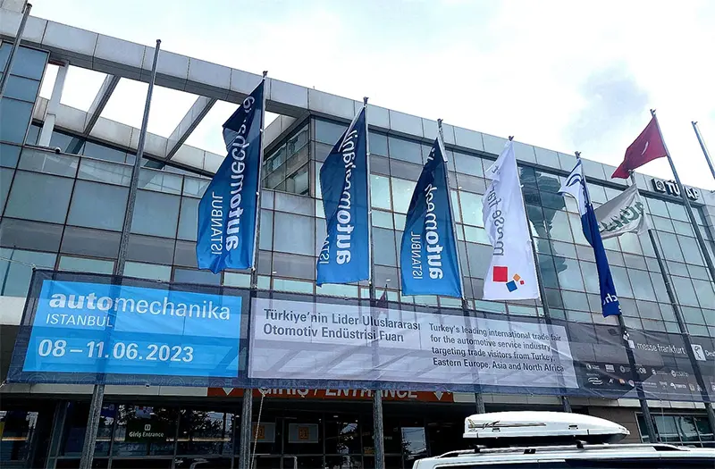 Світлодіодна фара Luxfighter, що прибуває в Automechanika Istanbul 2023